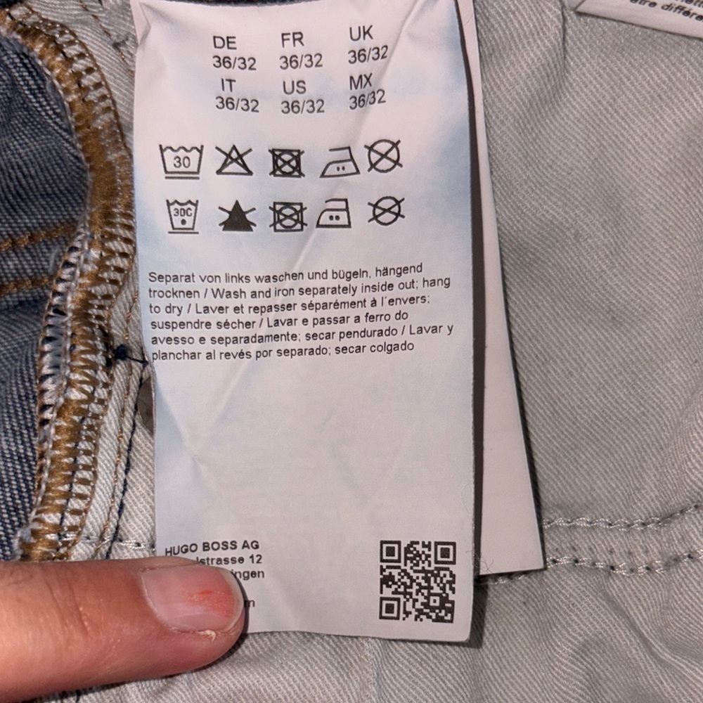 Hugo Boss Classic Blue Jeans - Picture 9 of 9